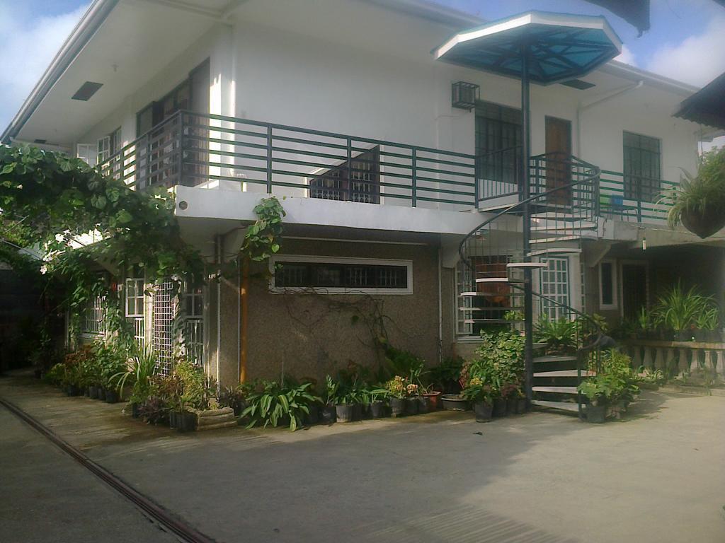 Charm Guest House Puerto Princesa Exterior photo